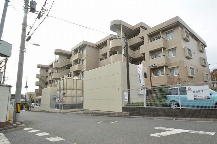 コーポレート東浦和2号棟の外観