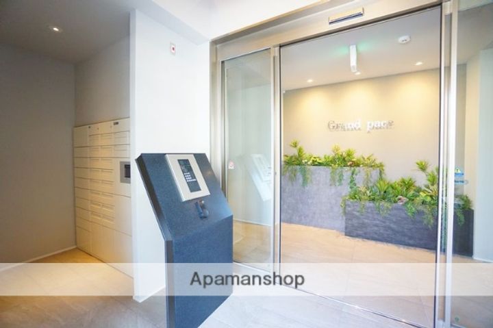 埼玉県さいたま市浦和区駒場1丁目の賃貸マンションの外観