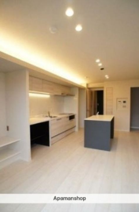 埼玉県さいたま市浦和区駒場1丁目の賃貸マンションの居間