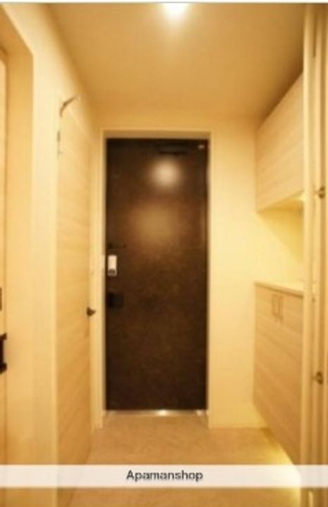 埼玉県さいたま市浦和区駒場1丁目の賃貸マンションの玄関