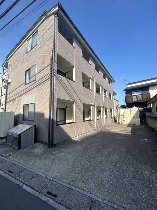 フロンティアハウス106の外観