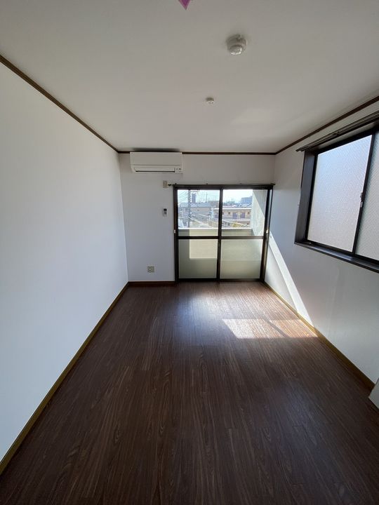 フロンティアハウス106の居間