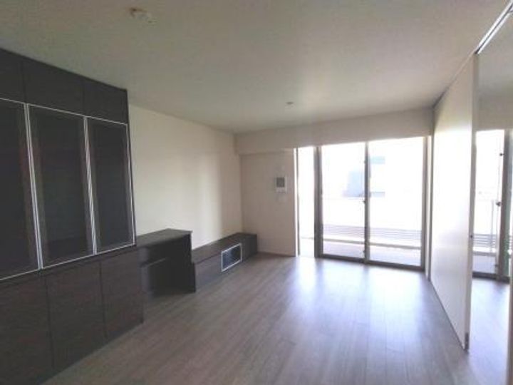 埼玉県さいたま市浦和区仲町1丁目の賃貸マンションの居間