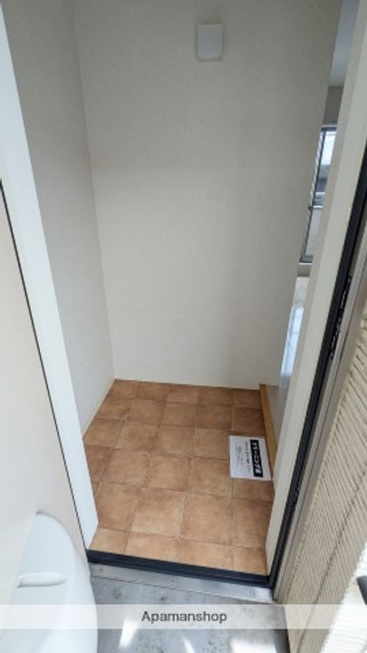 ハッピー西浦和Bの玄関