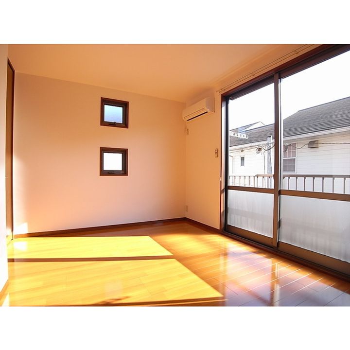 クレール西浦和C203号室の居間