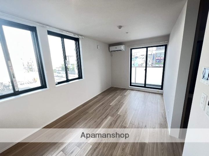 ジャルダンヴェールの居間