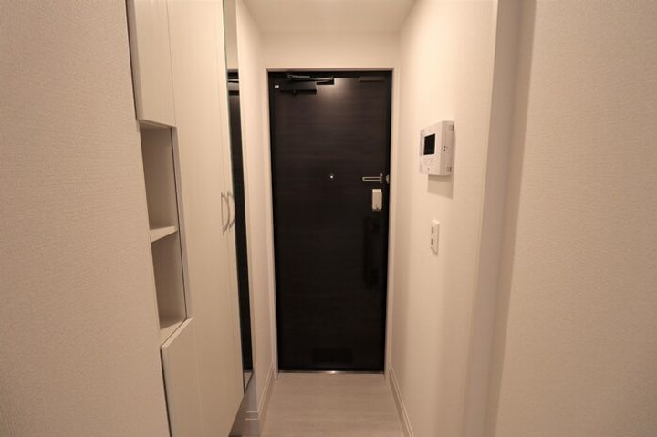 RESILIENCE Aの玄関