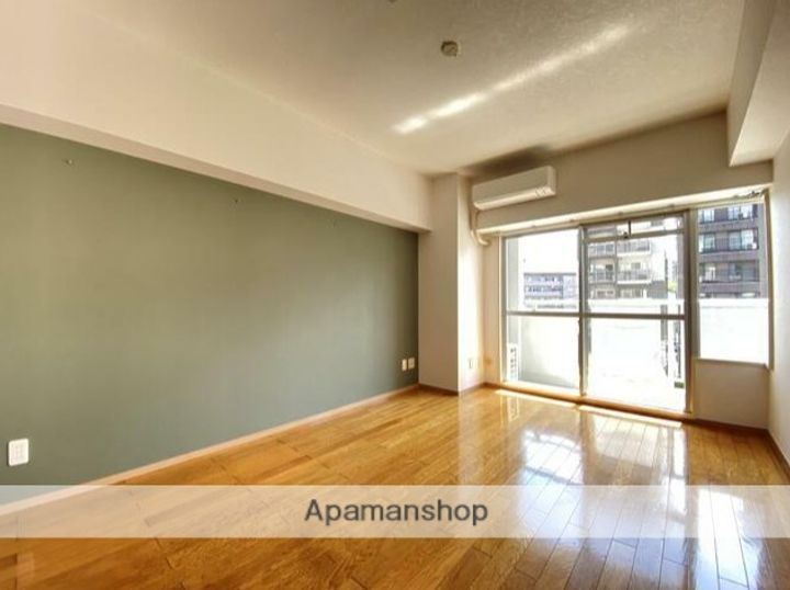 マサキビルの居間