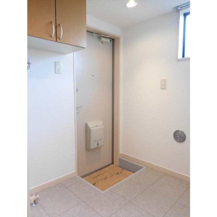 クレスト1201号室の玄関