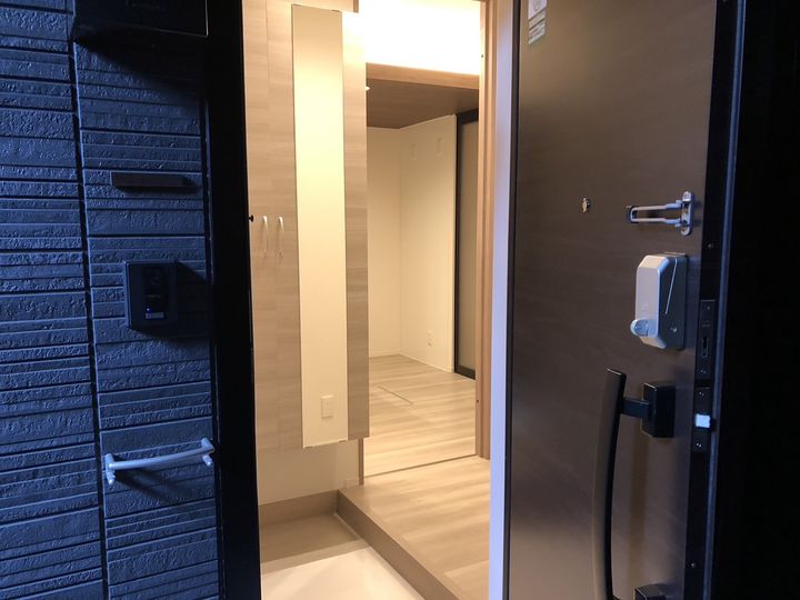 ラポーム西川口の玄関