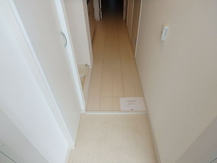 リブリ・Grande Porteの玄関