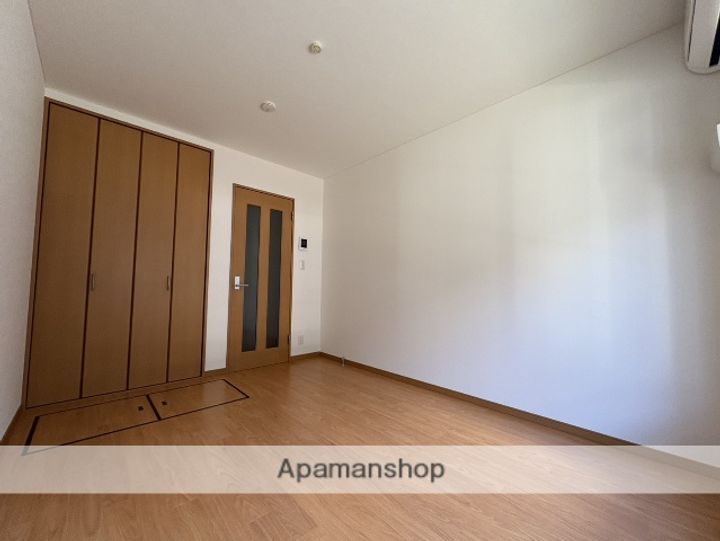 モンシャトー宮原D棟101の内装