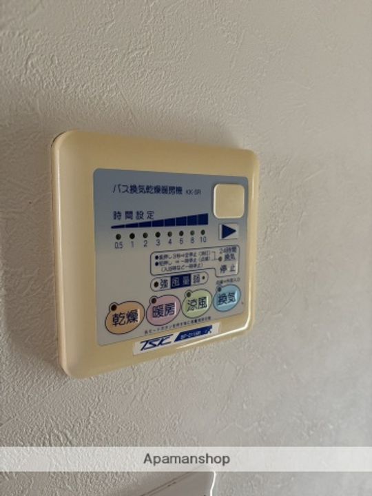 モンシャトー宮原D棟101の内装