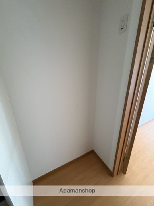 モンシャトー宮原D棟101の内装