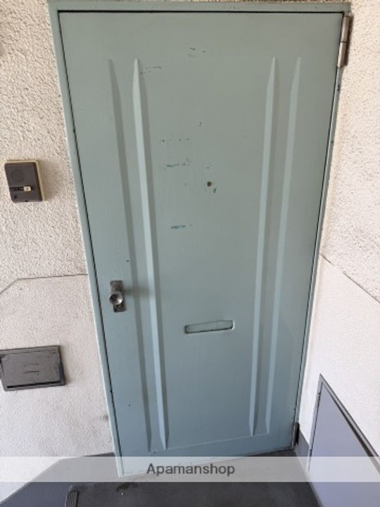 浦和栄和団地5号棟の玄関