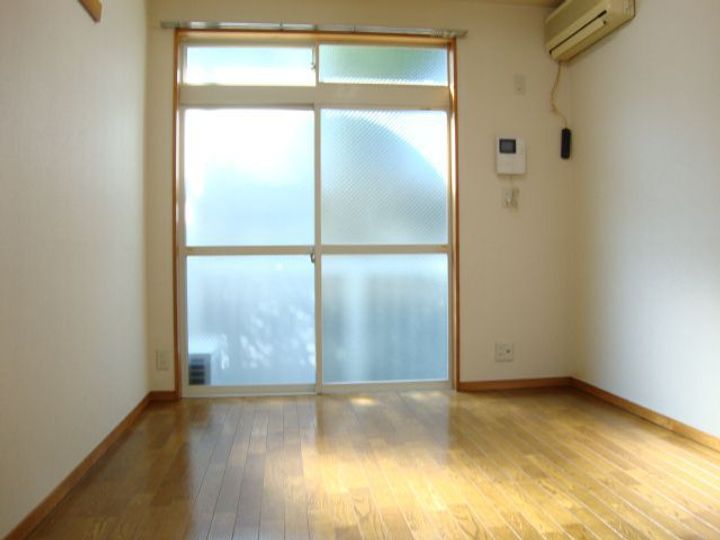 中浦和アローハイツ(イチカワ)205の居間