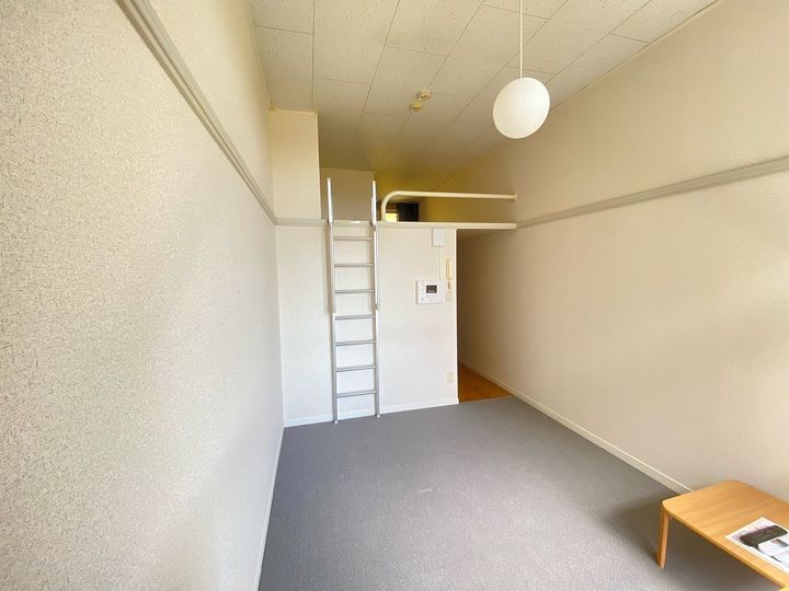 レオパレス中浦和の居間