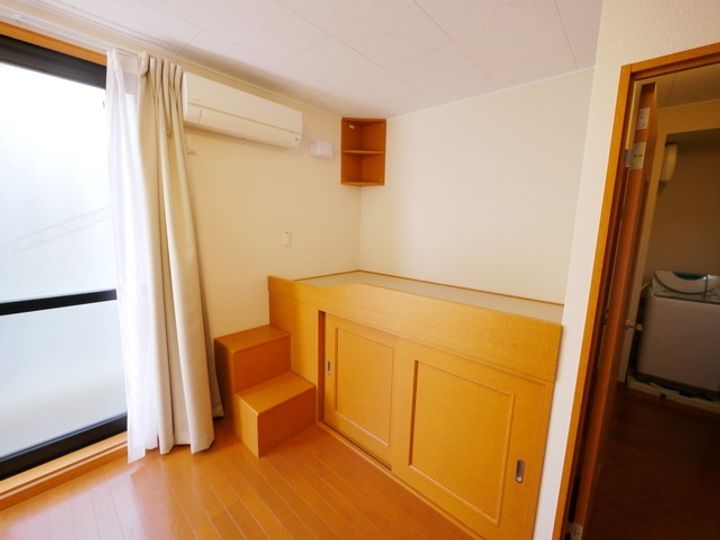レオパレスフローラ中里の内装