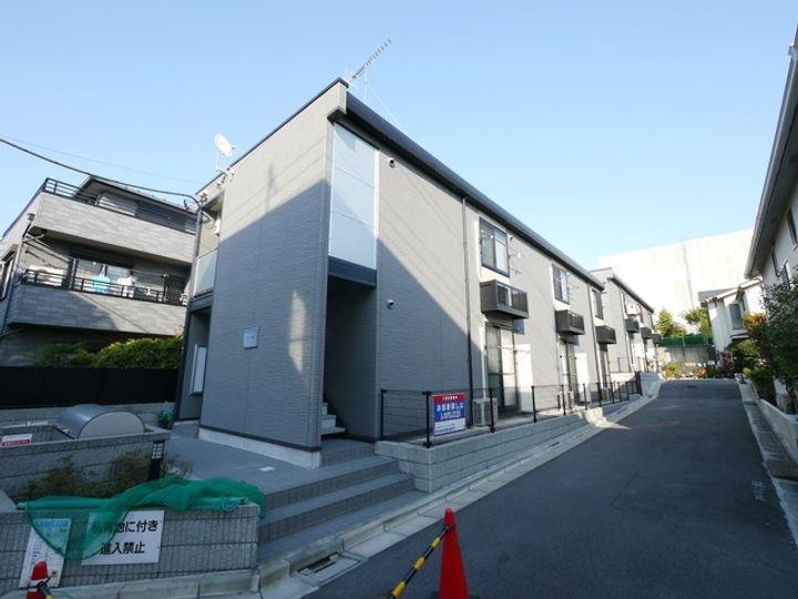 レオパレスフローラ中里の外観