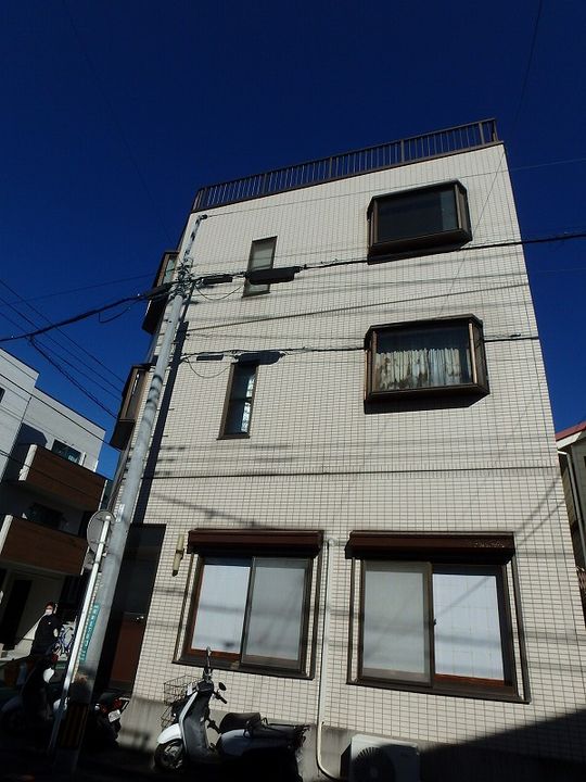 ひかりハイツ領家101号室の外観