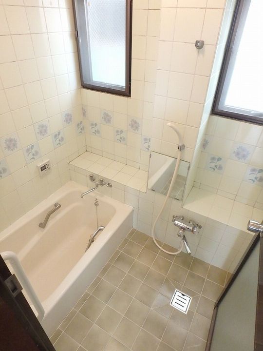 ひかりハイツ領家101号室の風呂