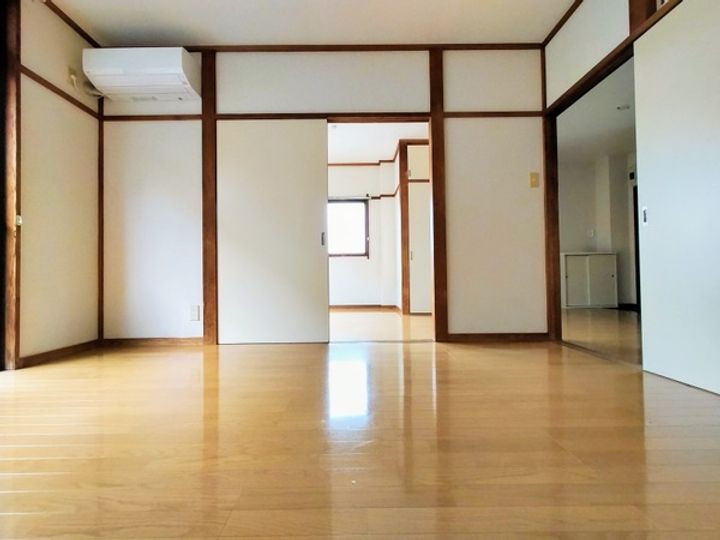 吉岡マンションの居間