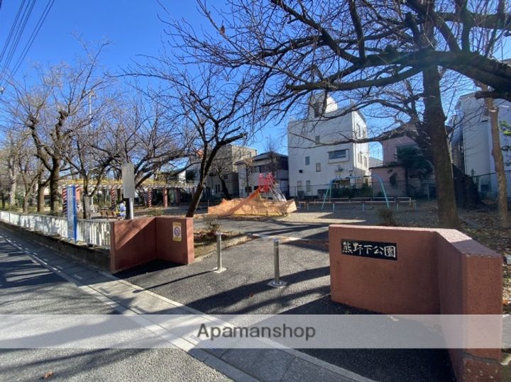 カーサ リリオの周辺