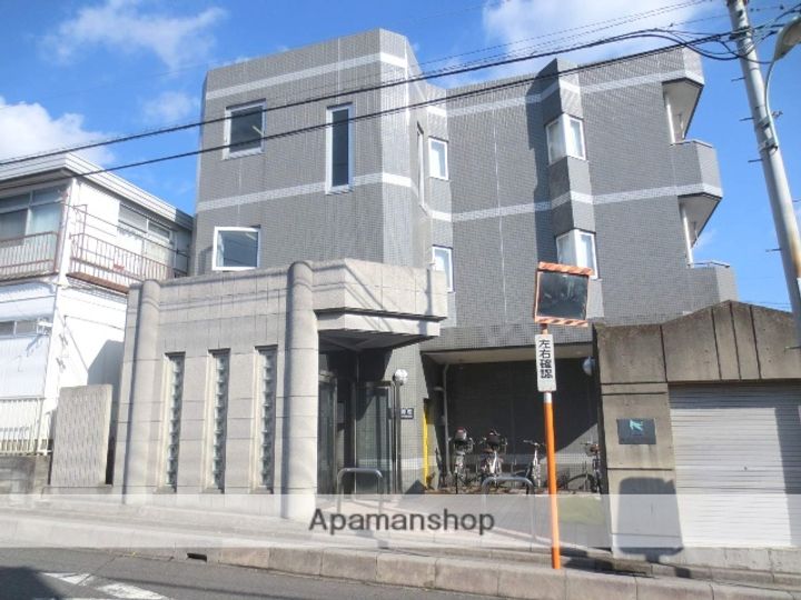 パレ岸町205の外観