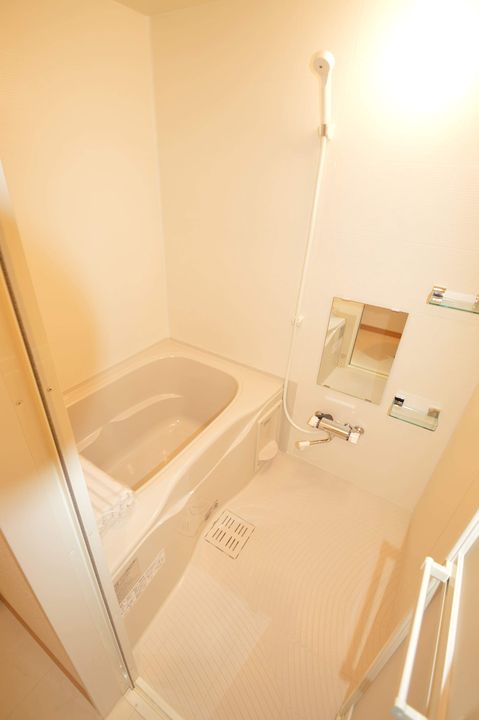 埼玉県さいたま市浦和区東仲町の賃貸マンションの風呂