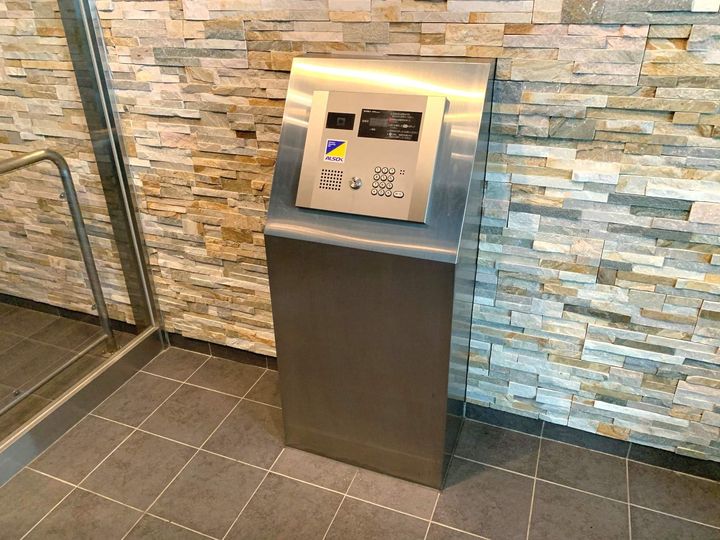 埼玉県さいたま市浦和区東仲町の賃貸マンションの外観
