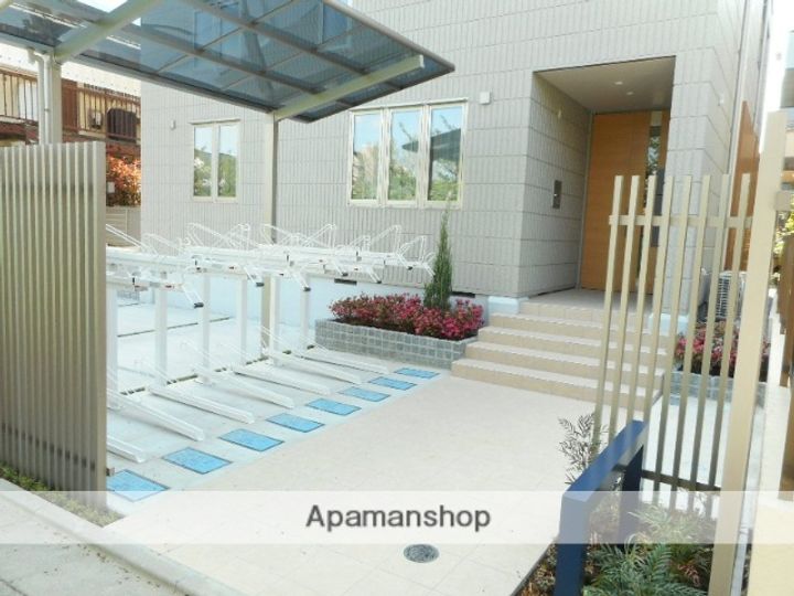 埼玉県さいたま市浦和区元町1丁目の賃貸マンションの外観