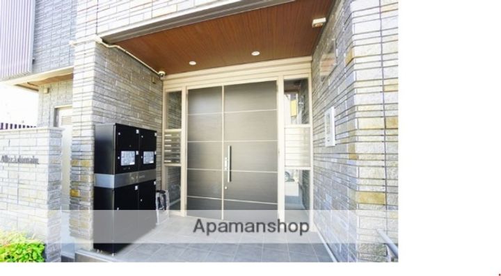 埼玉県川口市大字小谷場の賃貸マンションの外観