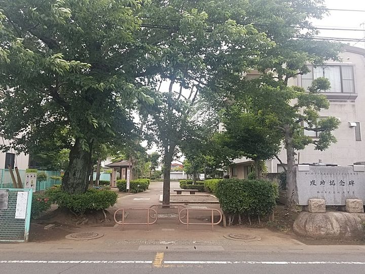 アザレア Aの周辺