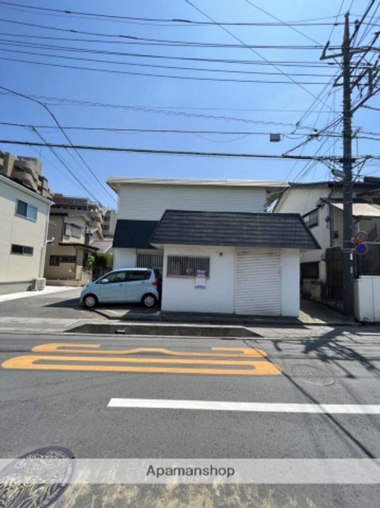 ホワイトハウス201の外観