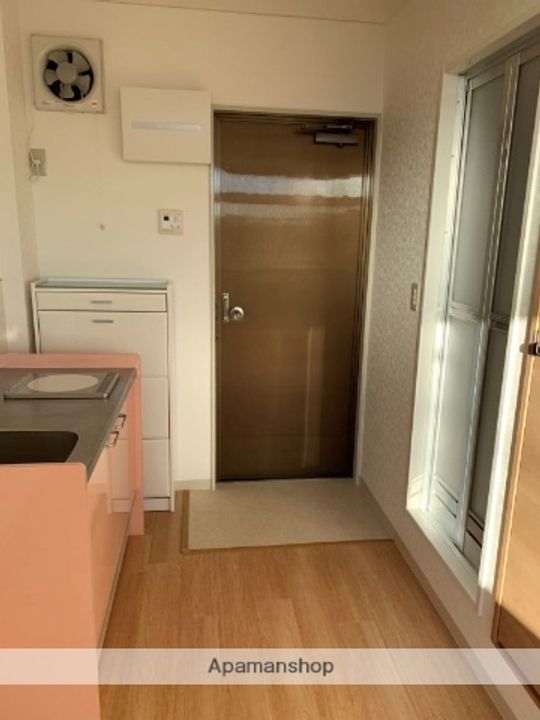 高田ハイツ205の玄関