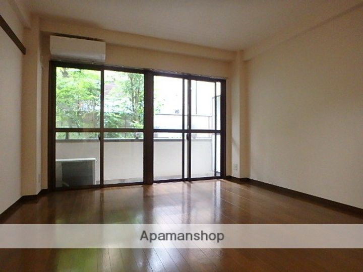 D−FLAT102の居間