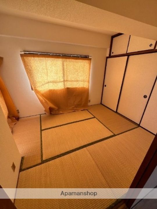 ポプラ第一ビル4ーBの居間