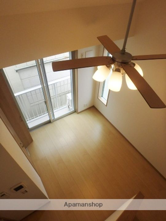 LUMINARE蕨の居間