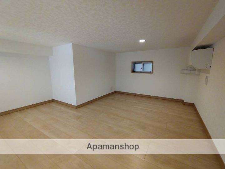 LIBERTA網代橋の内装