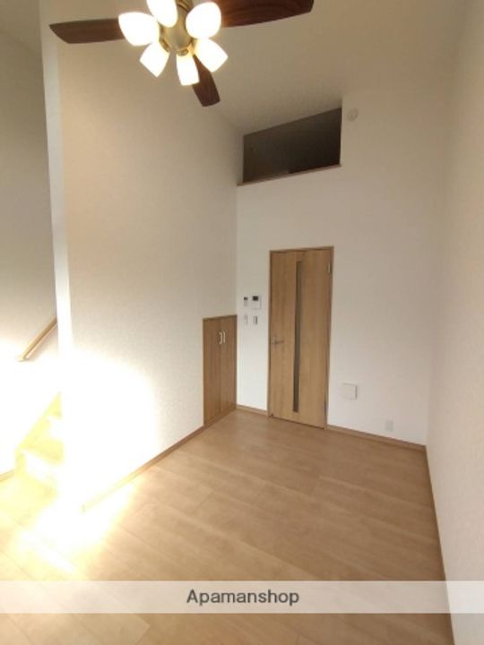 LIBERTA網代橋の内装