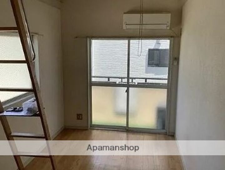 ロジュモン蕨201の居間