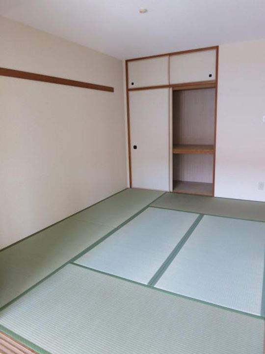 ラトゥール戸田の居間