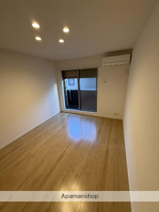 MARK DUO芝西の居間
