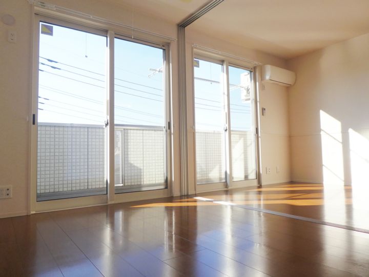 VILLA GARLAND COURTの内装