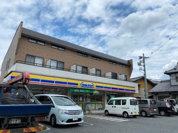 ジュネスカミコ106の周辺