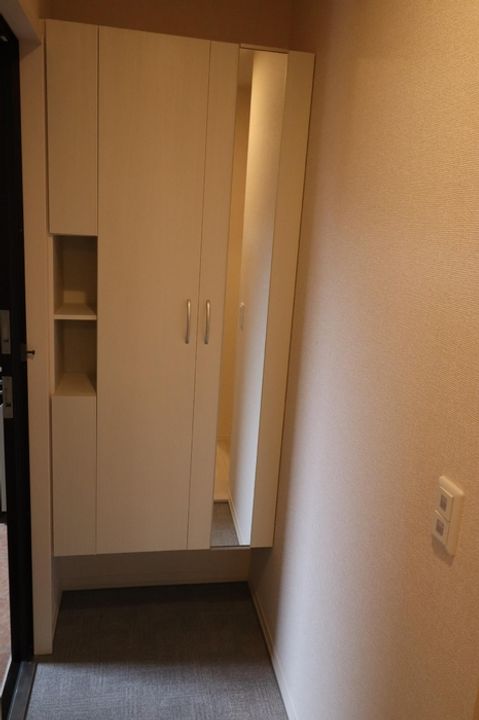 アブリールの玄関