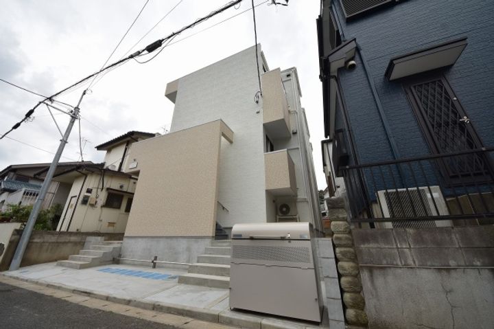 埼玉県さいたま市見沼区大字小深作の賃貸アパートの外観