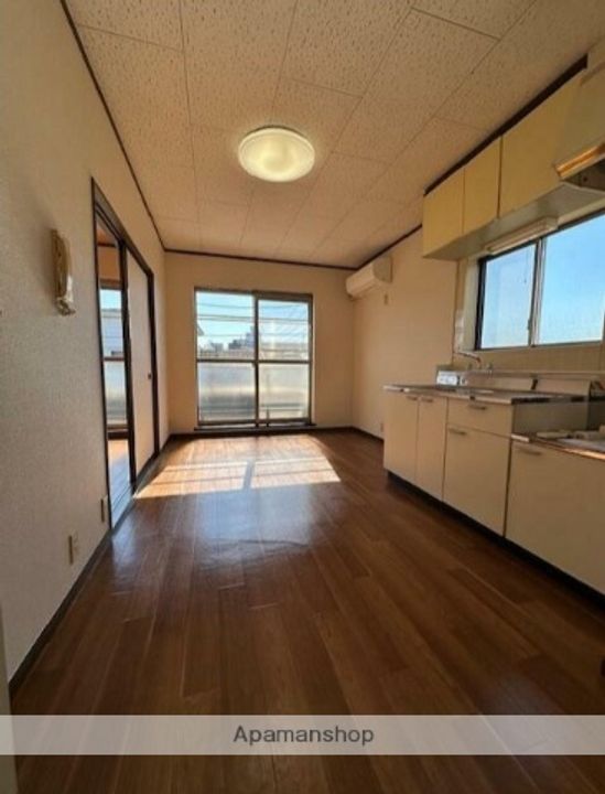 ボンワット201の居間