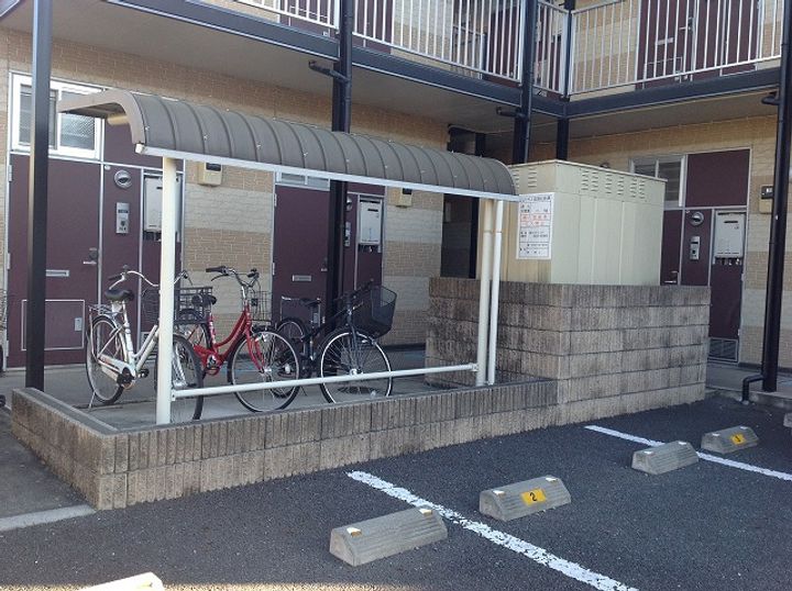 レオパレスドミール日進の外観