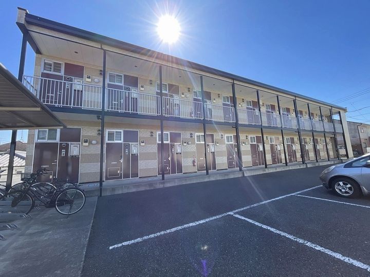 レオパレスヒルズ本郷町の外観